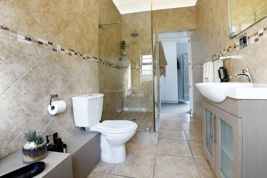 3 Bedroom Property for Sale in Van Riebeeckshof Western Cape